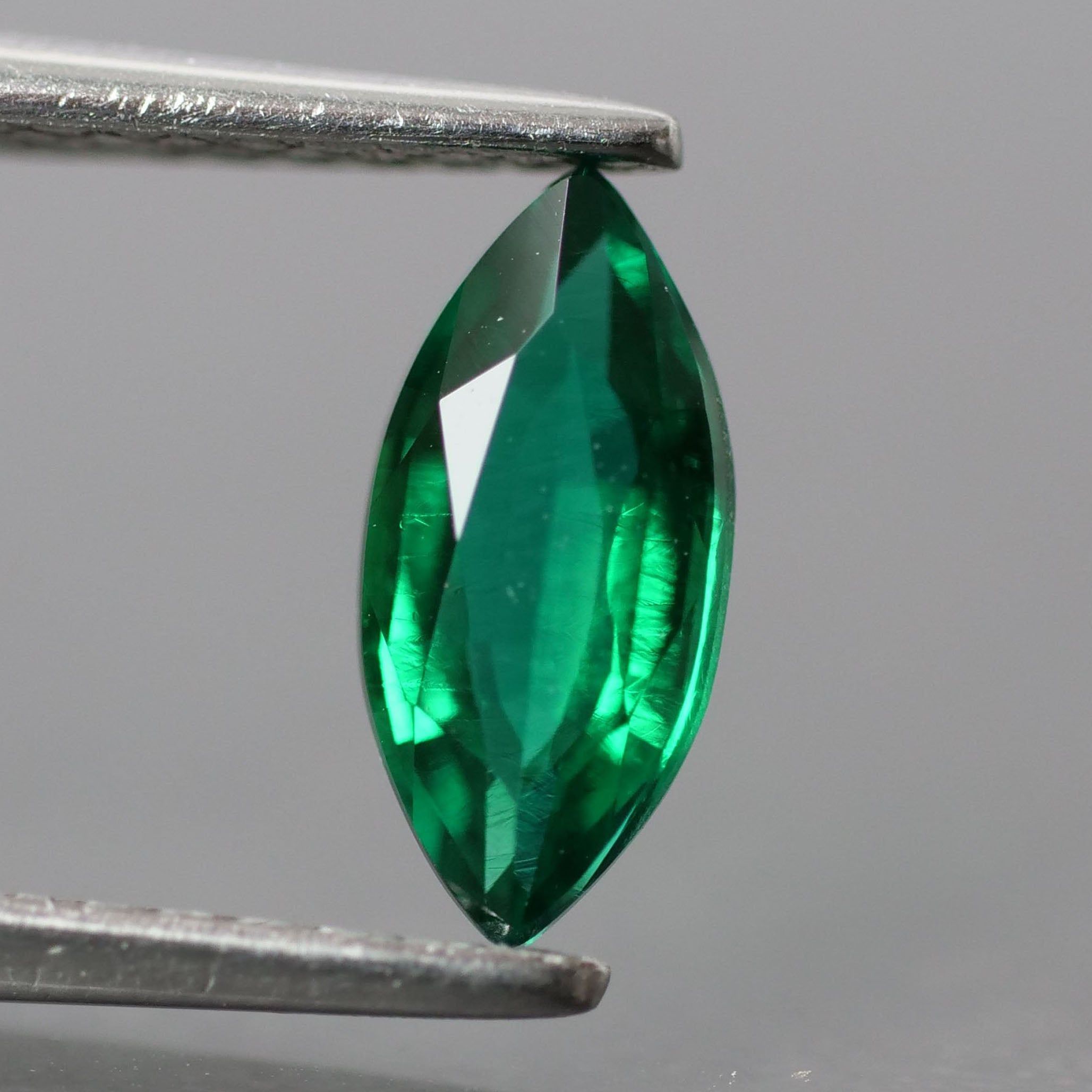 Wedding Ring United Kingdom Gemstones for Sale  Emerald | Lab-Created Hydrothermal, marquise cut 10 x 5 mm, VS 0.9ct