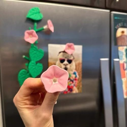 Hot-selling Morning Glory Magnetic Refrigerator Stickers: 3D Printed, Freely Combinable, Versatile, Vivid & Interesting, Colors Shipped Randomly