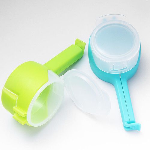 Hot - selling Household Food Sealing Clips. Can seal bags of food, snacks, milk powder, etc., ensuring food is dry and fresh. Made of food - grade PP material. Buy one, get one free. Colors are randomly shipped