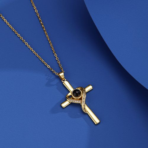 Creative Heart-shaped Projection Cross Necklace with Bible Passage Elements, Made of Pure Copper with Electroplating Craft, Light Luxury Style, Fashionable and Versatile, Colors Shipped Randomly
