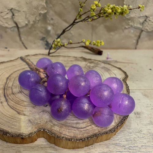 Natural Scented Purple Grape Shape Soap String Hand Body Wash Handmade Soap Is Suitable for All Skin Types