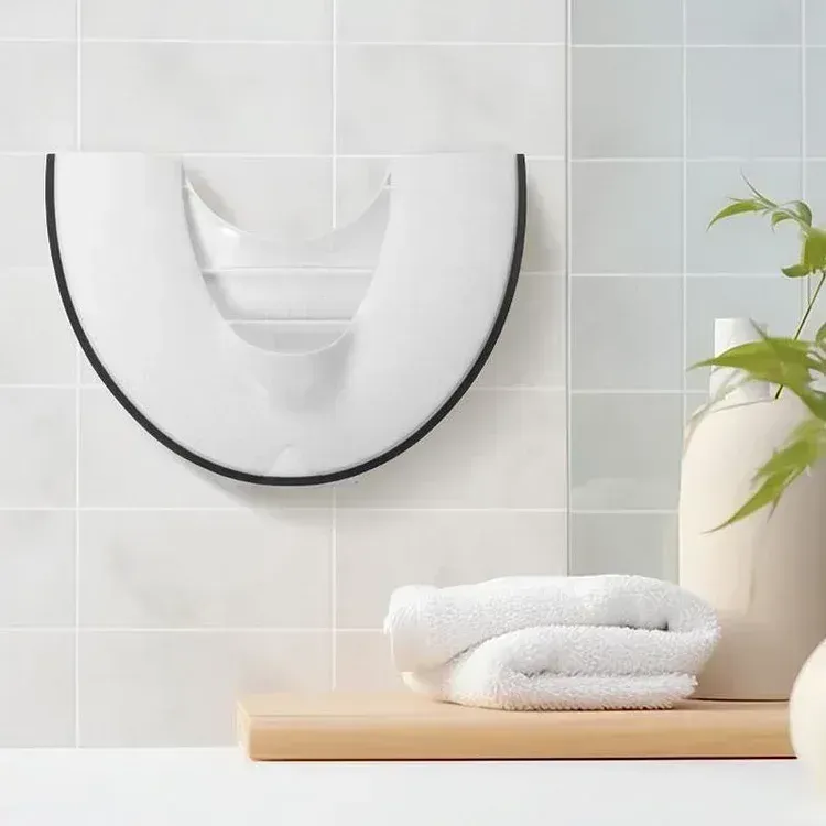 Toilet seat