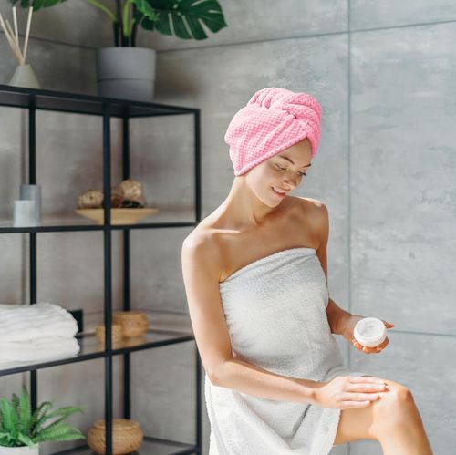 Microfiber women's hair drying towel, anti-frizz and quick-drying, suitable for all hairstyles, highly absorbent, and lightweight (pink).