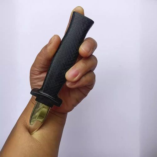 Fake retractable knife magic trick prop, retractable simulation knife, prank toy for children and adults.