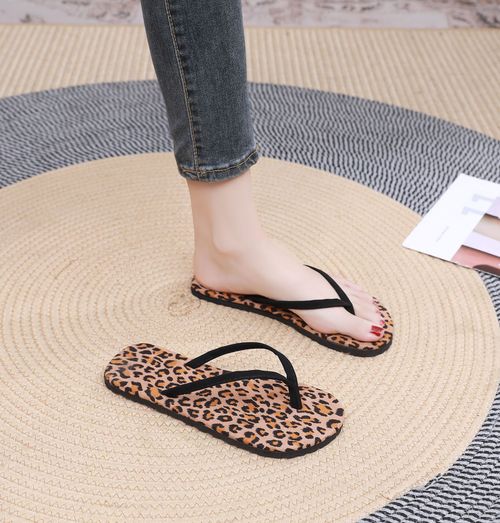 New leopard print black strap flip-flops for women, thong sandals, trendy and fashionable, perfect for the beach or casual wear, size 38 (UK 5).