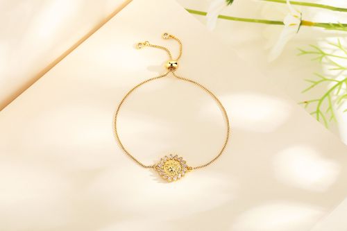 Women's 360° Rotatable Sunflower Bracelet - Sparkling Rhinestone Light Luxury Versatile Jewelry, Long-Lasting Color Summer Accessory for Office Dating Anniversary