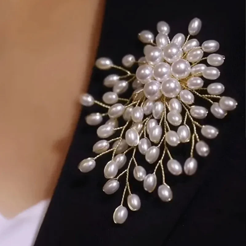 Women's High-end Exquisite Handmade Pearl Brooch