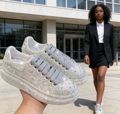 👧Chaussures blanches tendance pour femme, entièrement ornées de strass🦋