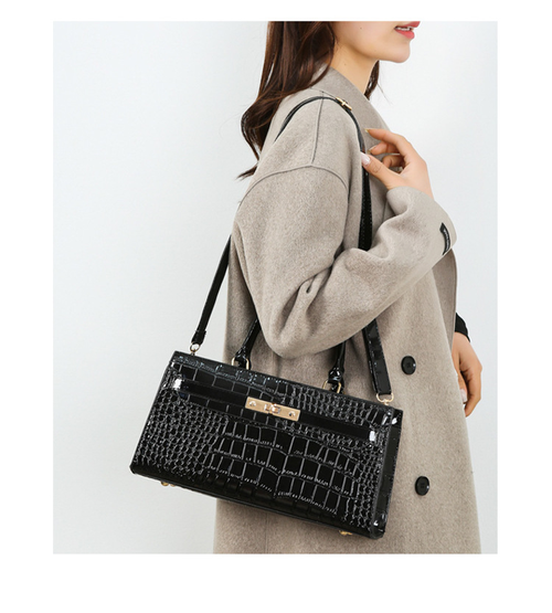 Spring New Casual Shoulder Bag, Niche Design Large Capacity Stylish Crossbody Bag for Women