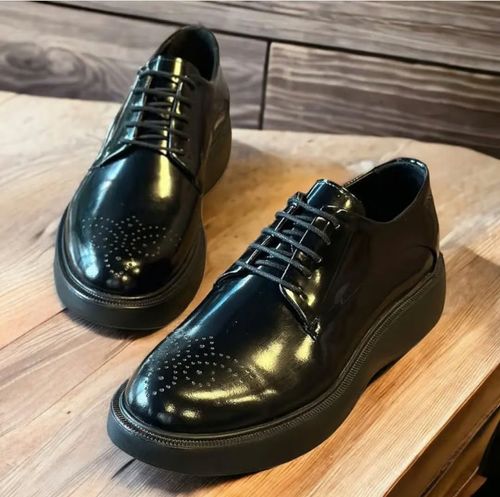 Derby Homme en Cuir Verni Noir – Élégance & Confort