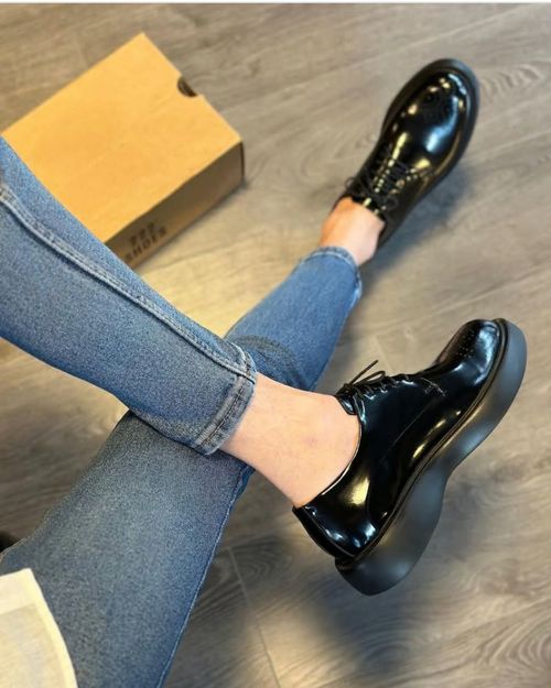 Derby Homme en Cuir Verni Noir – Élégance & Confort