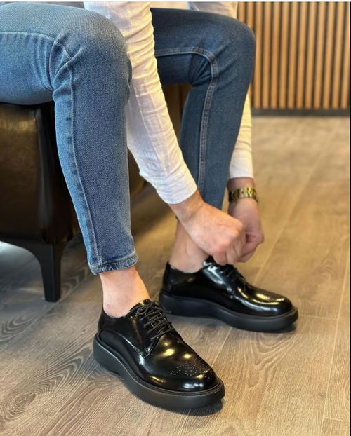 Derby Homme en Cuir Verni Noir – Élégance & Confort
