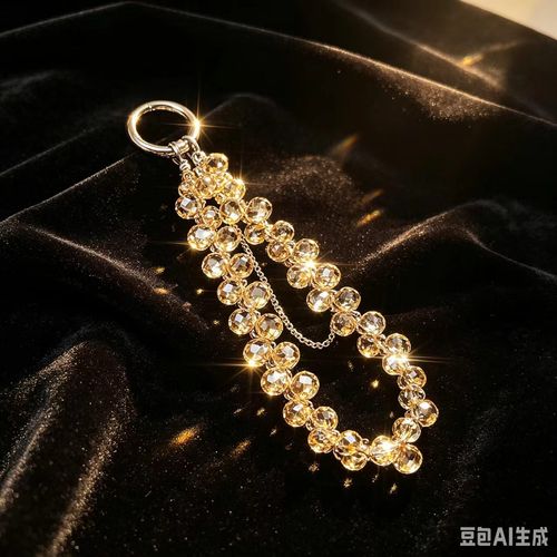 Crystal pendant necklace