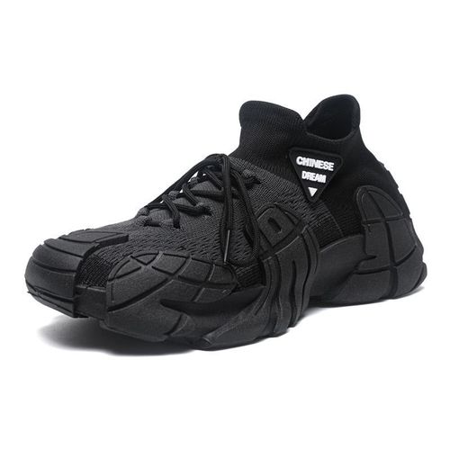 Versatile sports shoes
