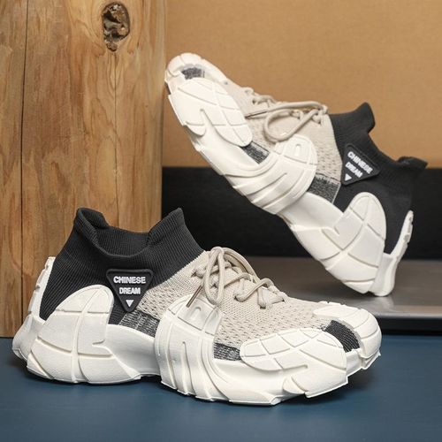 Versatile sports shoes