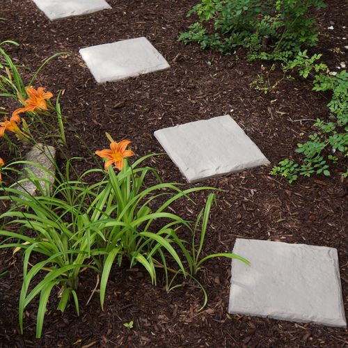 ✨Decorative Stepping Stones That Stake Into The Ground（4-piece set）