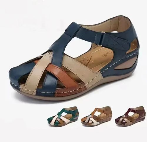 Sandálias fechadas de mulher