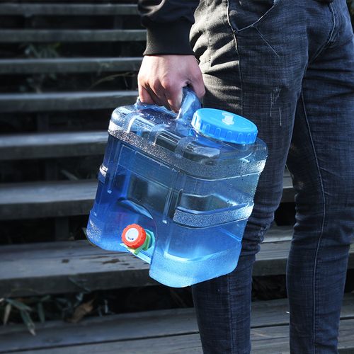 Water storage tank
