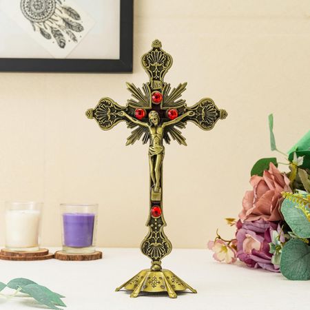 Dekoratives Tischkreuz aus Metall mit Jesus – Katholisches Kreuz zur Andacht