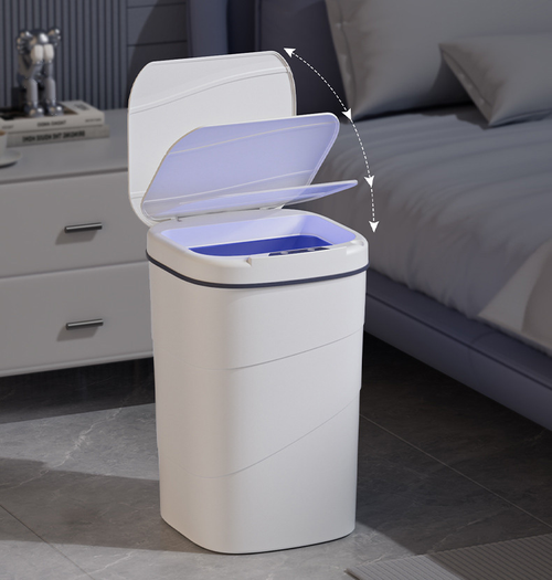 Automatic trash can