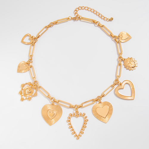 Heart-shaped pendant clavicle chain
