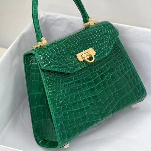 Women  s handbags