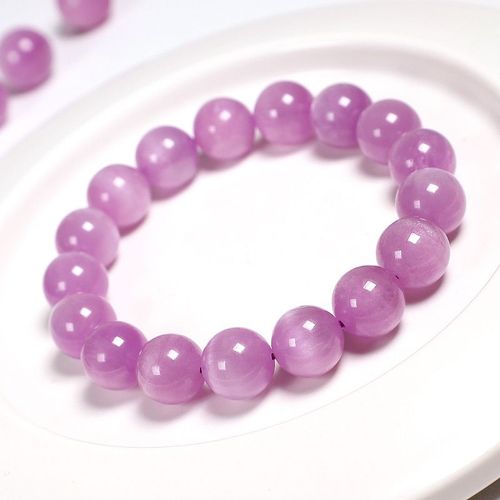 Natural purple lithium feldspar bracelet. High-quality lavender-colored crystal queen.