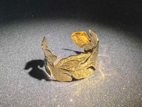 2025 Bestseller - Women's Leaf Design Golden Bracelet - Fashionable Golden Bracelet - Unstructured Open Style Wide-Wrist Sleeve Clasp Necklace - Jewelry Gift（Multiple styles are available for selection.））