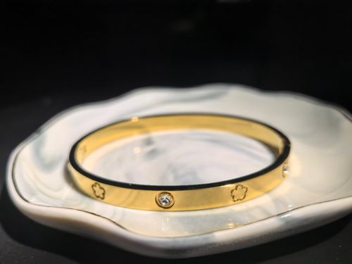 2025 Bestseller - Women's Leaf Design Golden Bracelet - Fashionable Golden Bracelet - Unstructured Open Style Wide-Wrist Sleeve Clasp Necklace - Jewelry Gift（Multiple styles are available for selection.））