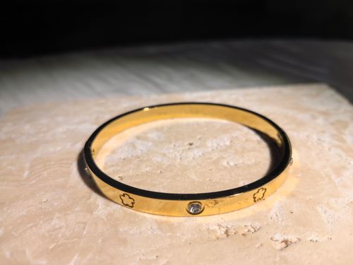 2-carat gold ring and bracelet set box, the top choice for giving as a gift to friends and family