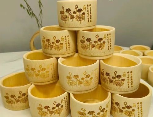 竹蘊荷香 匠造自然 天然孟宗竹一體成型  零膠合無毒安心  荷花浮雕凝萃東方美學 蒸煮兩用釋放竹醣清香    職人級碳化工藝  SGS認證食品級安全  現在下單享貨到付款免運 3件組開啟您的永續餐桌美食
