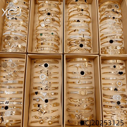 Fashion Zircon 18k Gold Plated Stainless Steel Various Styles Bracelets Random Box 12-Piece Bracelets Boxed Set