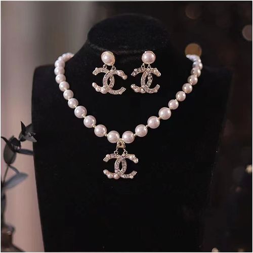 Double-C Necklace Set