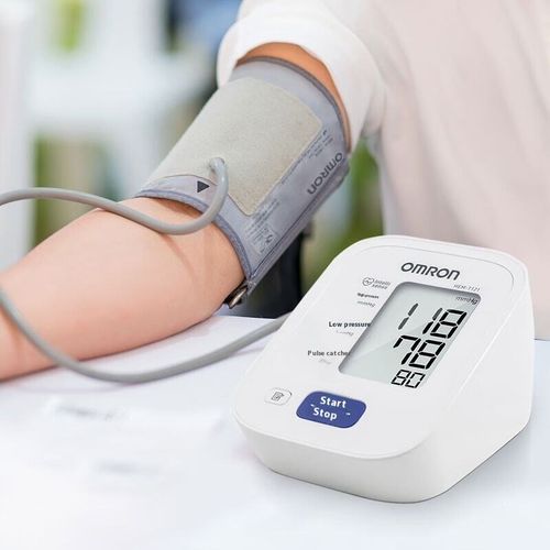 Om-ron 7121 electronic blood pressure monitor fully automatic intelligent elderly home plastic energy blood pressure monitor