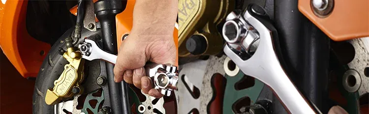 Adjustable ratchet wrench
