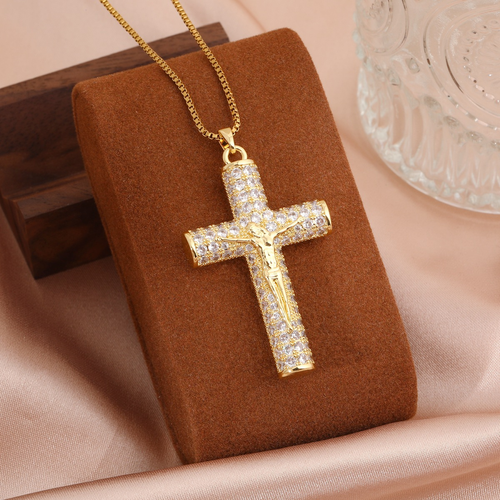2025 Fashion Iced Out Cross Necklace  18K Gold Plated  925 Silver Options, Zircon Moissanite Hip Hop Religious Pendant, Versatile Bling for Men Women