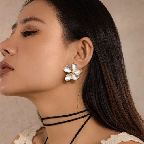 Elegant Simple Gold Plated Punk Five Leaf Flower Stud Earrings for Women for Weddings and Bridal Y2K Accessories Gift ES094