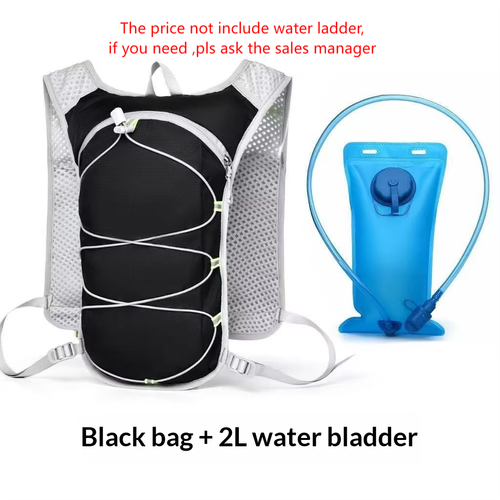 A lightweight water bottle pouch featuring reflective elements, suitable for outdoor hiking, mountaineering, or travel.