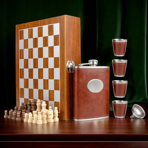 1 Set, 2-In-1 Chess And Flask Set, Portable Brown Leather Hip Flask with 4 Cups And Funnel, Metal, Travel-Friendly, Gift Box Packaging, Party Packs
