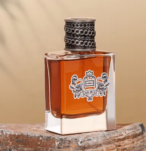 Um perfume de spray que aumenta o charme masculino