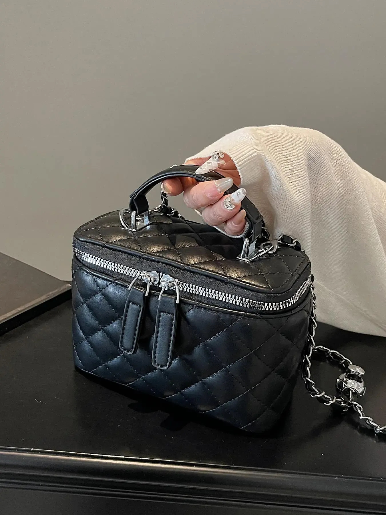 Women's Fashion Quilted Chain Decorated Handbag, Casual Versatile Chic Chain Crossbody Bag for Daily Commuting, Trendy All-match Commuter Bag for Work