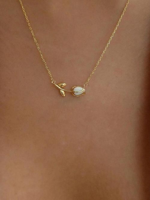 Bestselling Minimalist Alloy Flower Necklace with Diamonds - Versatile  Design, High-End Elegant Pendant Necklace, Classic Floral Jewelry for Women, Perfect for Daily Wear & Special Occasions