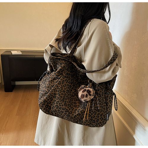 Leopard-Print Plush Bag Charm Tote — Large-Capacity, Stylish Tote Bag (Versatile for Commuting & Daily Use) — Shoulder & Crossbody Design (Includes Bag Charm)
