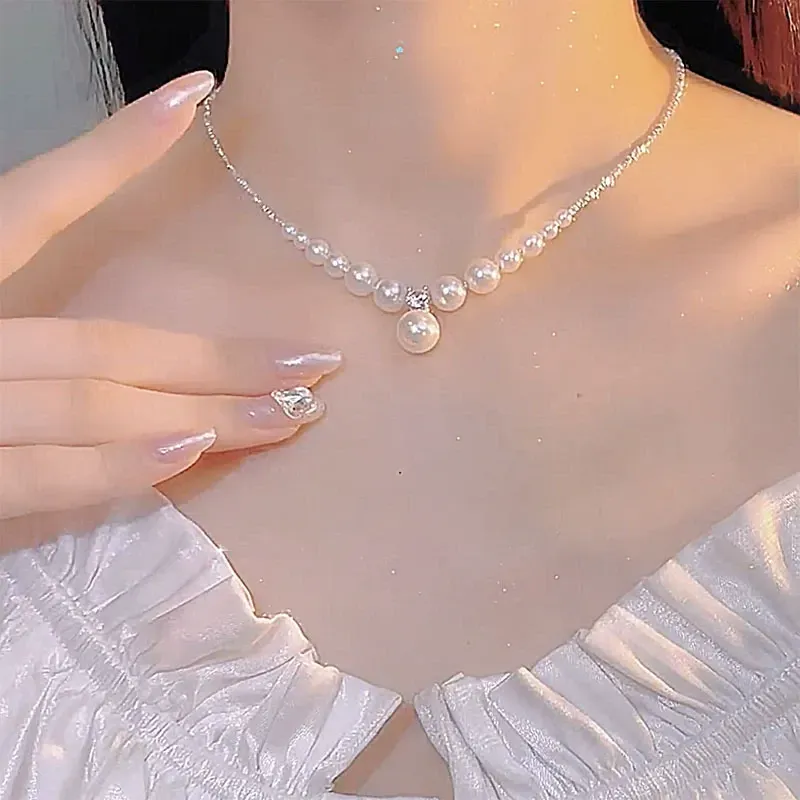 2025 New Trending Choker Necklace - Silver Fragment Pearl Pendant Clavicle Chain, Stylish Elegant High-End Jewelry for Women, Fashionable Statement Necklace