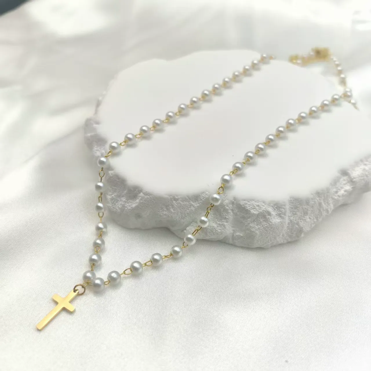Simple Cross Pendant Choker Necklace Dainty Tiny Cross for Women Girls Christmas Gift All-match Exquisite Jewelry Pearls 2inch Extension Chain