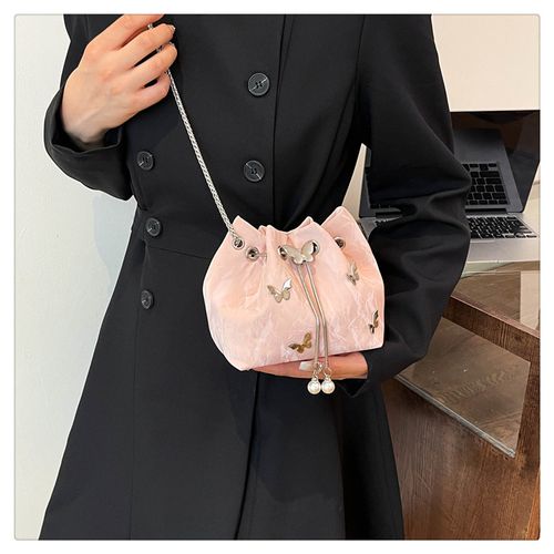 Design Pleated Drawstring Butterfly Shoulder Messenger Bag Versatile Chain Bucket Bag with Unique Pleated Design & Secure Drawstring Closure for Everyday Use