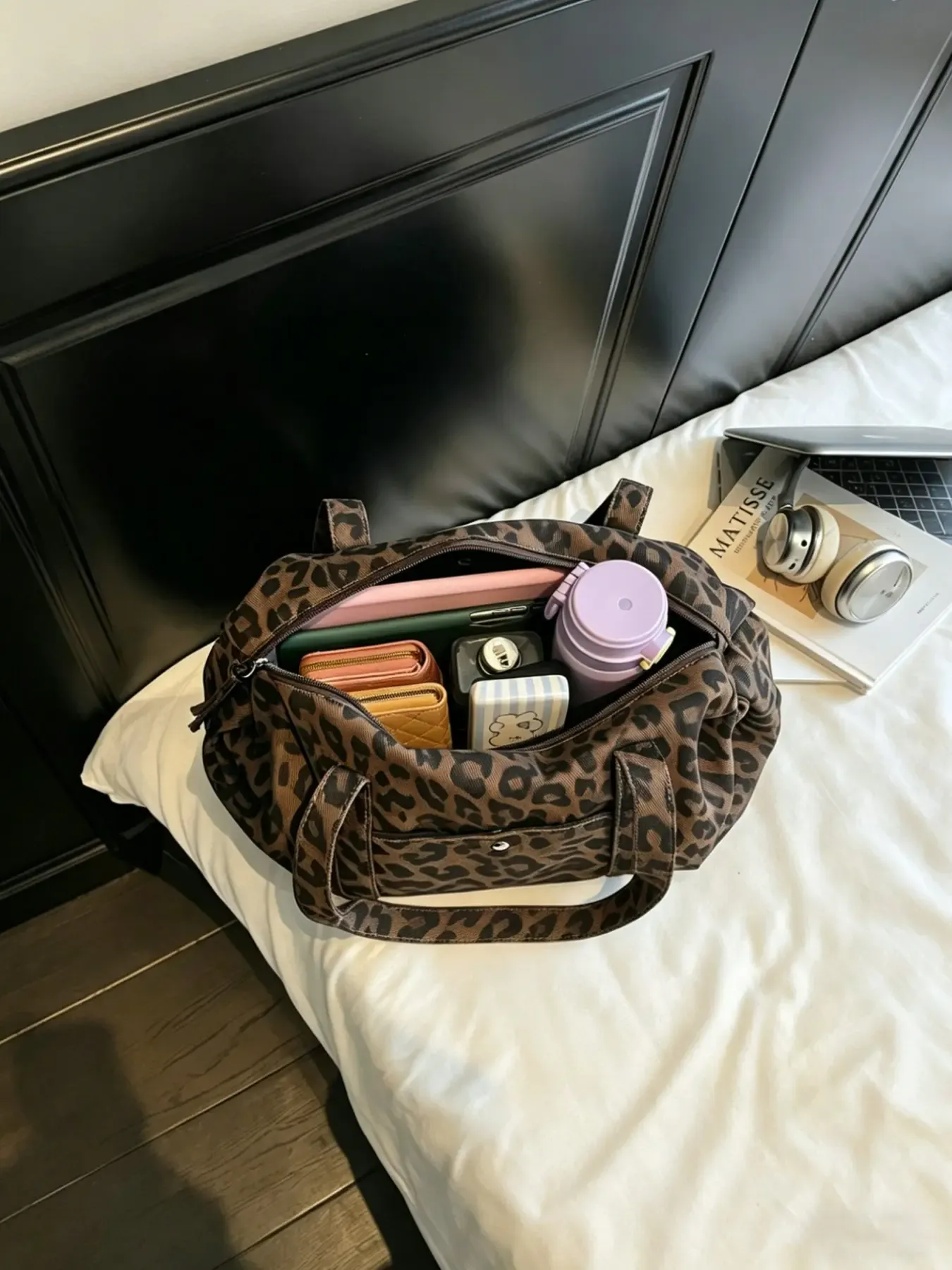 Large-Capacity Denim Leopard Print Luggage Bag, Tough Urban Fabric with Subtle Print, Niche Design, Versatile Tote, Convenient Sports Bag, Denim Shoulder Bag