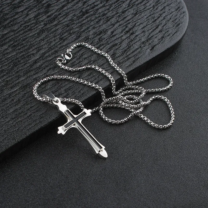 Men's street style all-stainless steel cross pendant necklace, 1 piece, casual and fashionable pendant necklace.