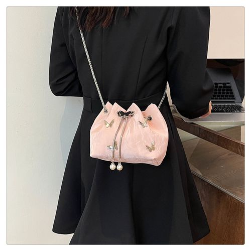 Design Pleated Drawstring Butterfly Shoulder Messenger Bag Versatile Chain Bucket Bag with Unique Pleated Design & Secure Drawstring Closure for Everyday Use