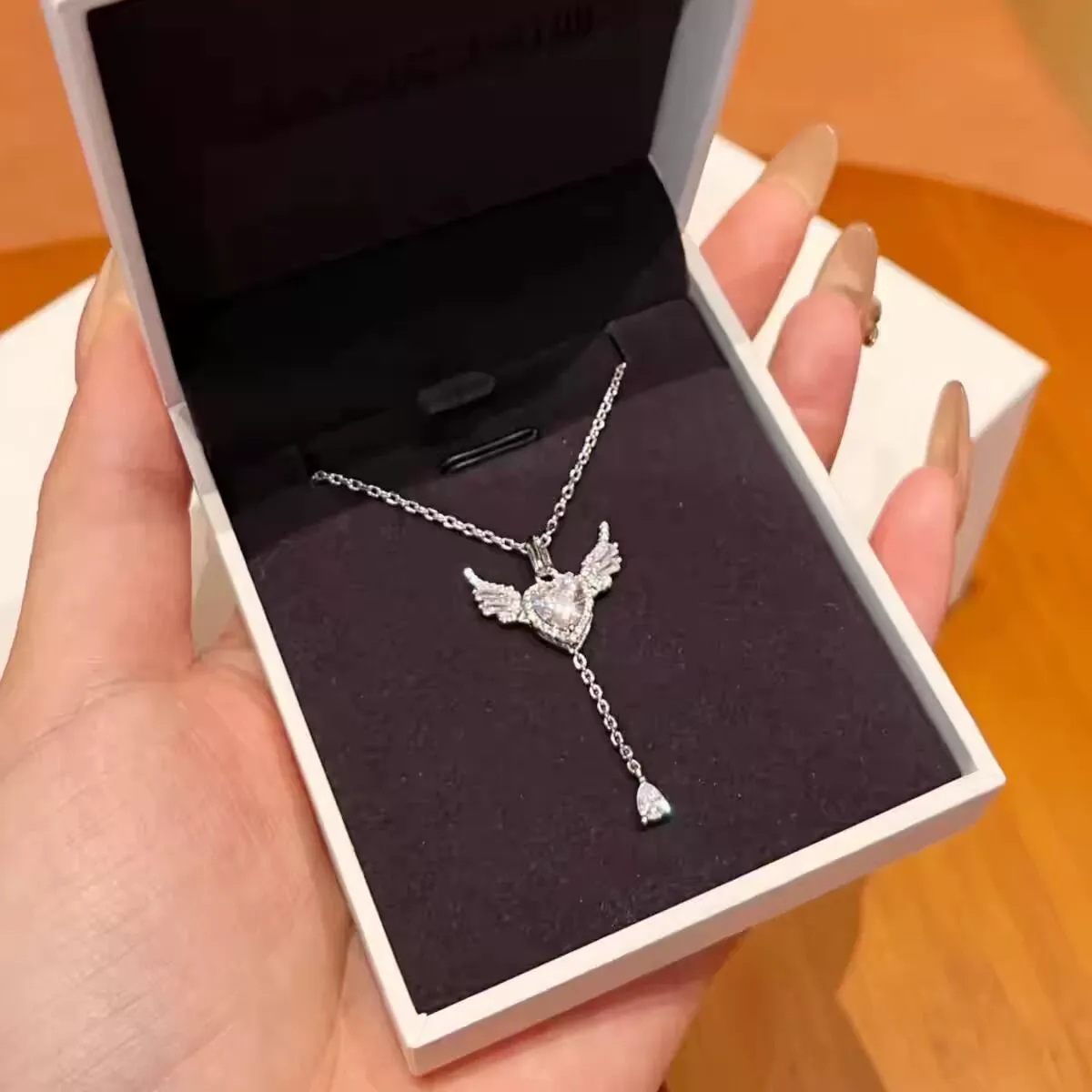 Angel Necklace for Women, Heart Pendant Necklace with Movable Wings, Fashion Versatile Elegant Jewelry, Party Daily Birthday Gift